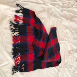Hollister scarf